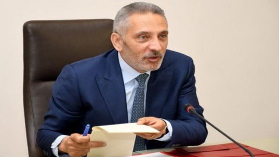 العلمي: بتعليمات ملكية يتم إنتاج 2.5 مليون كمامة يوميا و240 هيكتوليتر يوميا من الكحول لمواجهة كورونا