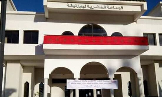 بالفيديو…عراك بالأيدي وفوضى خلال الدورة العادية للمجلس الجماعي لبوزنيقة
