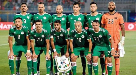 الفيفا تعاقب المنتخب الجزائري