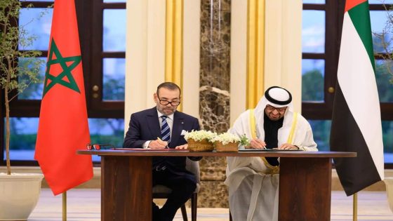 جلالة الملك ورئيس دولة الإمارات العربية المتحدة يوقعان بأبوظبي إعلان “نحو شراكة مبتكرة ومتجددة وراسخة بين المملكة المغربية ودولة الإمارات العربية المتحدة”